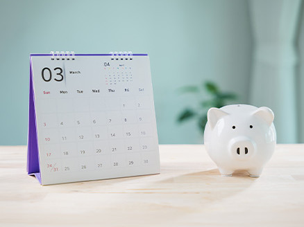 Kalendarz i skarbonka w kształcie świnki